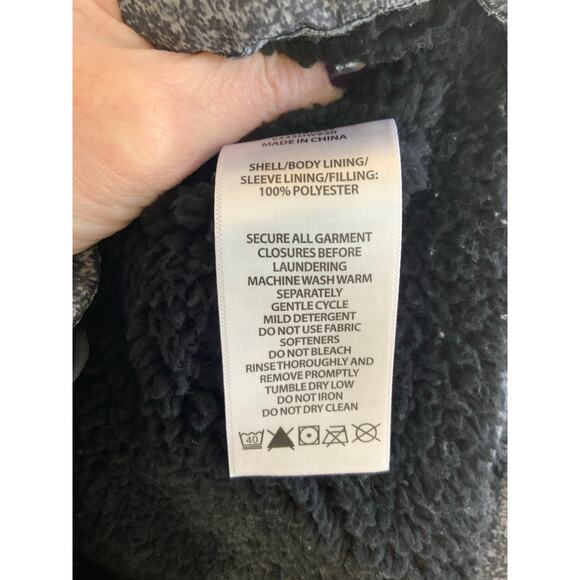 Eddie Bauer Boys Heavy Jacket size 2T - Picture 4 of 4